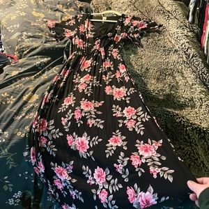 Miami floor length floral dress, medium !